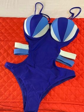 Women’s Blue & Light Blue Colorblock One-Piece Swimsuit